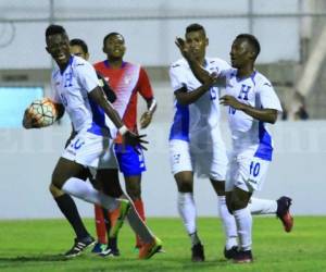 La Selección Sub-20 de Honduras durante un amistoso ante su similar de Costa Rica (Foto: Archivo)