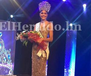 April durante el certamen donde fue coronada como la nueva Miss Universo Honduras 2017. Fotos: cortesía de Irvin Vallecillo.