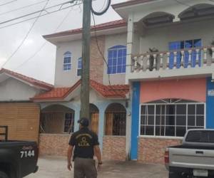 Una de las residencias que son allanadas en Nueva Arcadia, Copán.