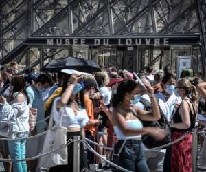 Castex anunció además que 35 millones de franceses estarán totalmente vacunados a finales de agosto, es decir, algo más de la mitad de la población. Foto: AFP