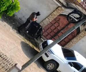 Luego del operativo policial en Corinto, Omoa, que terminó en una brutal masacre, el secretario de Seguridad, Gerzon Velásquez, reveló nuevos detalles de las investigaciones relacionadas con los detalles sobre el cambio de ruta de la misión.