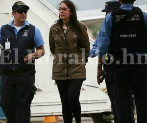 Ilsa Vanessa Molina, conocida como la Palillona a nivel mediático, fue arrestada por agentes de la Policía Nacional una vez que aterrizó en Honduras en un vuelo de deportados.