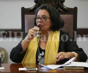 Julieta Castellanos ofreció este viernes una conferencia de prensa para hablar sobre el calendario de regreso a clases. Foto: EL HERALDO.