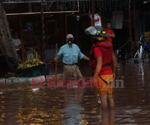 Han entregado ayudas humanitarias a 19 familias afectadas por lluvias.
