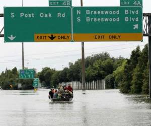 El impacto de Harvey, que ha dejado inundaciones catastróficas en el este de Texas y Houston, la más grande ciudad del estado, no tiene precedentes, según estimó el servicio meteorológico federal estadounidense. Foto: AP.