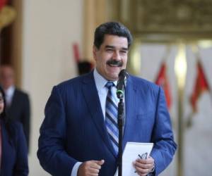 La lista la encabeza el presidente Nicolás Maduro, seguido de buen número de miembros del gobierno venezolano. Foto: Agencia AFP