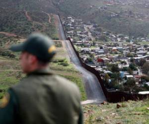 Los Estados piden a una corte que impida la desviación de fondos hacia el proyecto. foto: AP