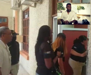 Varios agentes de la Atic llegaron hasta la alcaldía para buscar los documentos necesarios.