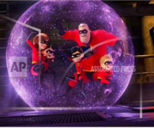 Esta imagen difundida por Disney Pixar muestra una escena de 'Incredibles 2', que se estrena el 15 de junio.