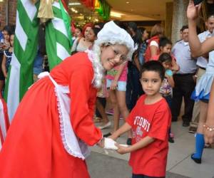 La actividad se realizó en Metromall para dar inicio a las fiestas de Navidad.