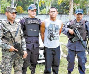 Autoridades trasladaron a prisión a Rafael Bueso Oseguera, de 33 años, presunto implicado en el crimen contra el periodista Herlyn Espinal.