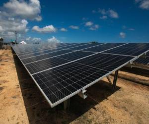 El proyecto de energía solar en la comunidad de Brus Laguna fue ejecutado por el Programa de Electrificación Rural en Lugares Aislados (PERLA).
