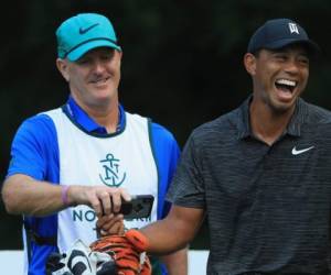 Woods, que espera un fuerte final de temporada para ingresar a la lista de jugadores de la Ryder Cup, regresó esta temporada después de someterse a una cirugía de fusión espinal. (Foto: AFP)