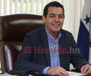 Carlos Madero, coordinador general del gobierno, manifestó que garantizarán que el primer lote de dosis venga lo más pronto posible.