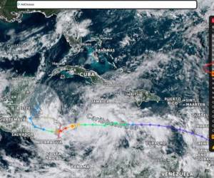 Centroamérica reporta los primeros daños ante el eminente ingreso del huracán categoría 2.