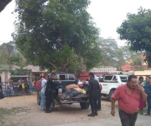 La balacera se registró la noche del jueves en la aldea La Gloria, en el norteño departamento de Petén, fronterizo con México y Belice.