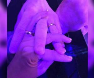 Con números romanos en sus dedos, Messi y Antonella recordarán para siempre la fecha de su boda. Foto: Instagram Antonella Rocuzzo.