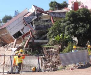 El inmueble sucumbió en su totalidad, de milagro no se registraron pérdidas de seres humanos.Foto: David Romero/EL HERALDO.