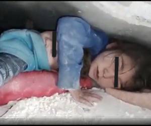 La niña y el menor ya fueron puestos a salvo en un refugio en Turquía. El caso conmovió las redes sociales este martes