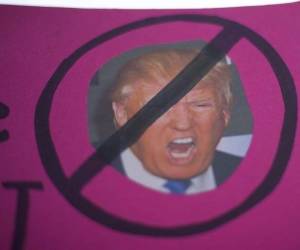Masivas marchas en contra de Donald Trump realizan varios estadounidenses y latinos desde que salió electo (Foto: Agencia AFP)