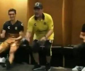 Así fue el show de Diego Maradona en la primera victoria de Dorados. Foto captura