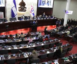 Durante la sesión de este jueves fueron aprobados los contratos.