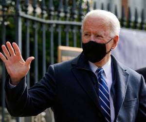 Las autoridades advierten que están trabajando con las vacunas para aplicarlas ante posibles casos de variantes que se presenten en pacientes. Foto: AP