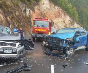 Así quedaron los vehículos tras la colisión a la altura del kilómetro 45.