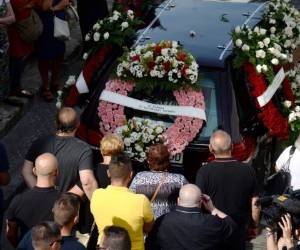 La ceremonia tuvo lugar en una iglesia de Utrera (Andalucía), el pueblo natal del extremo zurdo de 35 años. (AFP)
