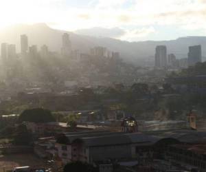 Las autoridades recomiendan a la población mantenerse informada sobre las actualizaciones del clima y tomar las precauciones necesarias.