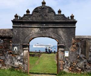 Los turistas que desembarcaron del Norwegian Jewel disfrutaron de las bellezas que ofrece Trujillo, Honduras. (Fotos: AFP/Twitter)