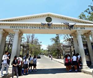 Este lunes los alumnos y docentes deben asistir con normalidad a las escuelas y colegios.