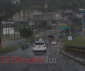 La población debe estar alerta ante posibles derrumbes e inundaciones en su entorno y tomar las medidas preventivas necesarias. Foto: Alex Pérez/ EL HERALDO.