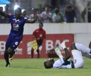 Rubilio Castillo llegó a 76 goles con Motagua tras anotar doblete ante Juticalpa.