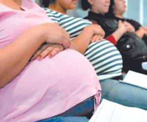 Las mujeres con enfermedades de base están más propensas a presentar dificultades para dar a luz a sus niños.
