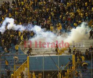 La violencia es estructural, es ejercida desde el Estado, en ese sentido, la prensa deportiva no es la culpable de la violencia en el fútbol, pero sí hace parte de un lenguaje bélico que la ha normalizado y, por tal razón, forma parte del aparato que la legitima por encima de su voluntad.