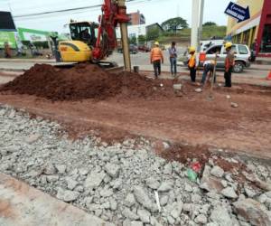 Se trabaja en la excavación de los pilotes de la obra que será entregada en ocho meses. Foto: Marvin Salgado/El Heraldo.