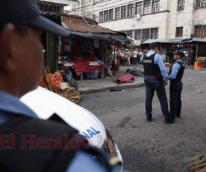 EL HERALDO visitó ayer la zona donde ocurrió el hecho y -a pesar de lo suscitado- no había agentes militares ni policiales. (2) Foto en vida de Yerfenson Nebrijo Salazar. (3) Foto en vida de Cristhian Escobar.