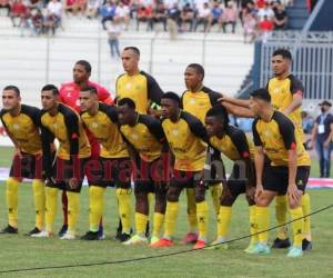 El Real España se juega la vida esta noche y buscará remontar el 2-0 sufrido en la ida de la gran final ante Olimpia en Tegucigalpa. Con el aliento de su público en un abarrotado Estadio Morazán y con la motivación de su presidente, la Máquina no se da por vencida y esta noche saldrá decidida a quitarle la copa de las manos al Olimpia, por lo que Raúl 'Potro' Gutiérrez ha decidido mandar a sus mejores hombres para esta noche.