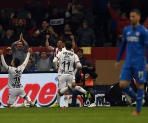 Cruz Azul sufrió su primera derrota del torneo y permanece con un punto, en el noveno lugar. (Foto: AFP)