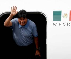 Morales enfrenta media docena de demandas penales.