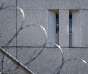 El migrante hondureño se habría quitado la vida en en el centro de detención. Foto: Agencia AFP.