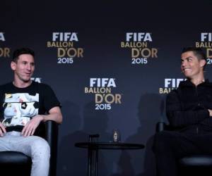 CR7 y Messi durante la entrega del balón de oro 2015 en enero de este año.