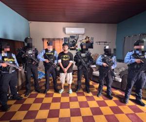 Maykel Cruz Cruz, detenido por agentes de varias unidades de la Policía Nacional (PN).