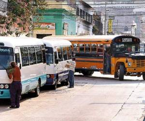 Los dueños de unidades habían informado que el jueves iniciarían un paro de transporte indefinido. Foto: EL HERALDO