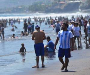 Los veraneantes podrán disfrutar en familia de playas salvadoreñas completamente limpias.