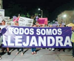 La sociedad de La Ceiba ha pedido justicia. Las acciones de búsqueda de los supuestos autores del vejamen en perjuicio de una menor de 16 años fueron efectuadas después de varios días de localización de las viviendas en las que residen las familias de los tres sindicados.