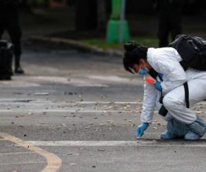 Más de una decena de hombres armados atacaron el vehículo blindado del secretario con granadas, fusiles semiautomáticos y un fusil calibre .50 en una de las principales avenidas de la capital mexicana. AP.