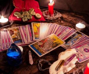 Libra:Te conviene hacer un alto en el camino y analizar qué es lo que te molesta de tu pareja, con este análisis puedes darte cuenta que todo parece peor de lo que es en realidad. Mira todo con mas amor.