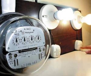 El uso continuo durante el día de estos aparatos electrónicos podría generar un alza en el consumo de electricidad, ya que los servicios públicos no están incluidos en la medida de extensión de pago.